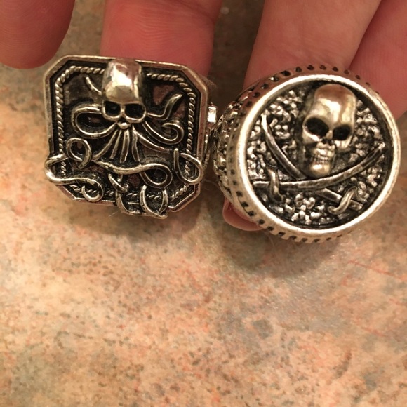 Silver Skull Rings Set - costume jewelry - Picture 1 of 1